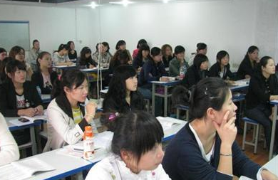 正規(guī)西班牙語培訓(xùn)班多少錢？